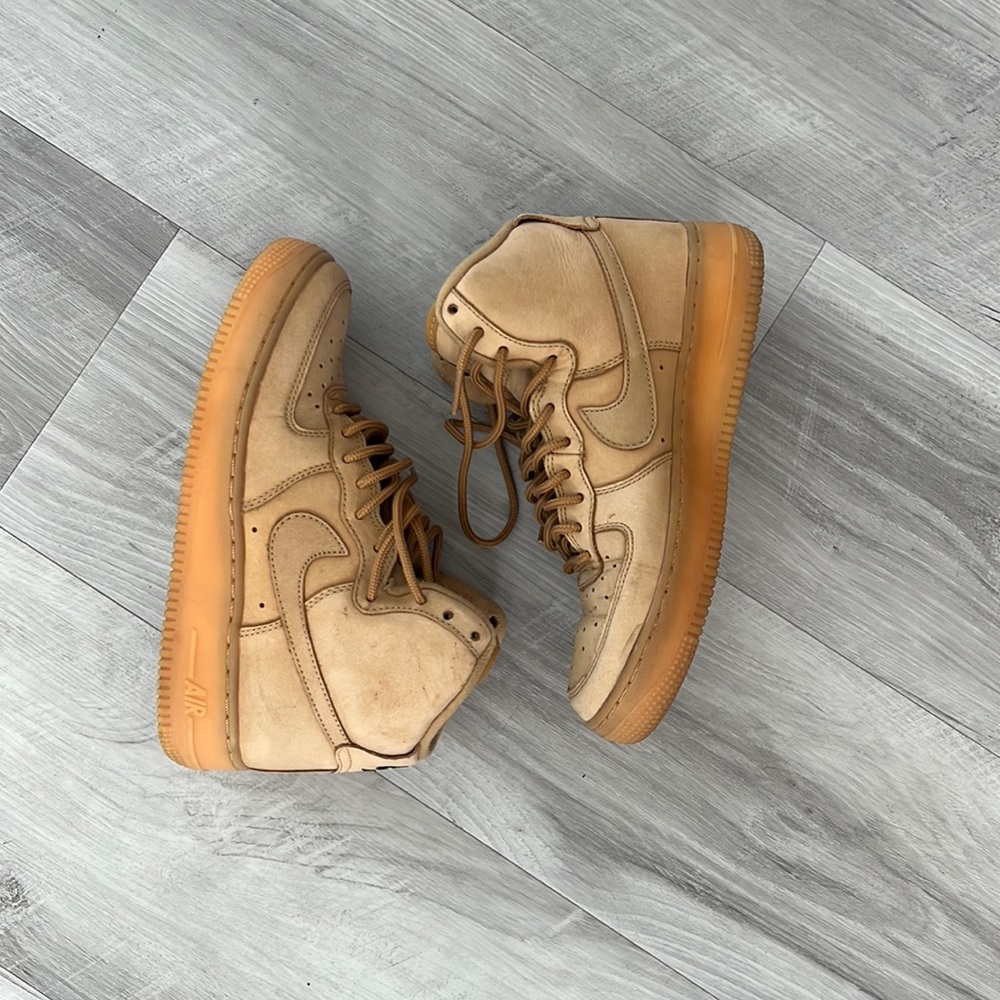 Nike Wheats. 6Y
